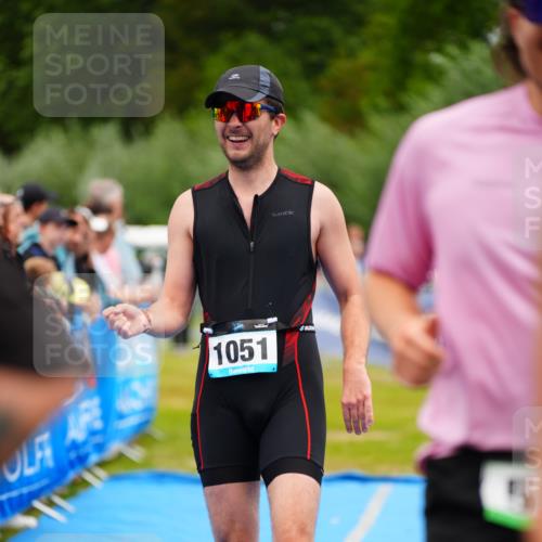 30.08.2026 - Elbe Triathlon Hamburg LAZAROV Photography http://msf.ph/oto/10058878 30.08.2026 11:32:42 Ziel 509, 604, 690, 1051 meine-sportfotos.de
