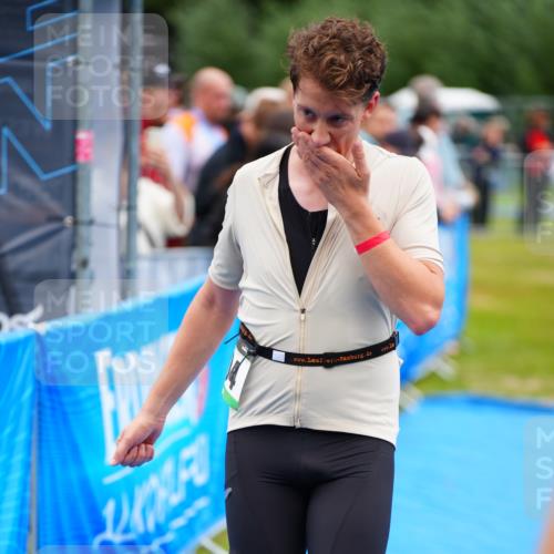 30.08.2026 - Elbe Triathlon Hamburg LAZAROV Photography http://msf.ph/oto/10058889 30.08.2026 11:32:47 Ziel 604 meine-sportfotos.de