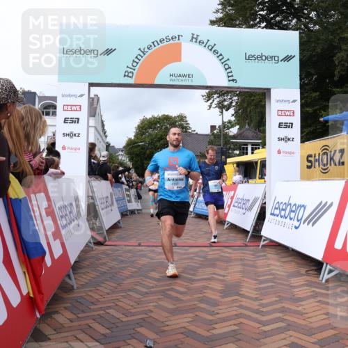 30.08.2026 - Blankeneser Heldenlauf Lena Gebhardt http://msf.ph/oto/10058940 30.08.2026 12:24:33 Ziel 2201, 2211, 2212, 4079, 4150, 4199 meine-sportfotos.de
