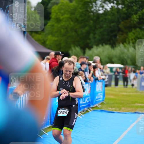 30.08.2026 - Elbe Triathlon Hamburg LAZAROV Photography http://msf.ph/oto/10058952 30.08.2026 11:33:42 Ziel 1289 meine-sportfotos.de