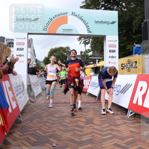 30.08.2026 - Blankeneser Heldenlauf Lena Gebhardt http://msf.ph/oto/10058955 30.08.2026 12:24:36 Ziel 2201, 2211, 2212, 4079, 4150, 4199, 4432 meine-sportfotos.de
