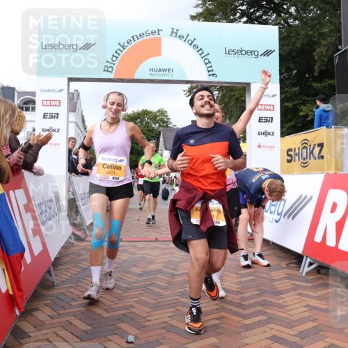 30.08.2026 - Blankeneser Heldenlauf Lena Gebhardt http://msf.ph/oto/10058966 30.08.2026 12:24:36 Ziel 2201, 2211, 2212, 4079, 4150, 4199, 4432 meine-sportfotos.de
