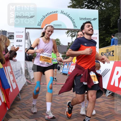 30.08.2026 - Blankeneser Heldenlauf Lena Gebhardt http://msf.ph/oto/10058974 30.08.2026 12:24:37 Ziel 2201, 2211, 2212, 2430, 4079, 4150, 4199, 4432 meine-sportfotos.de