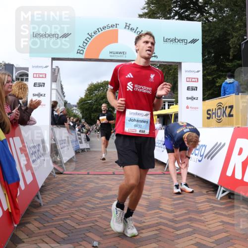 30.08.2026 - Blankeneser Heldenlauf Lena Gebhardt http://msf.ph/oto/10059004 30.08.2026 12:24:40 Ziel 2201, 2211, 2212, 2430, 4079, 4150, 4199, 4432 meine-sportfotos.de