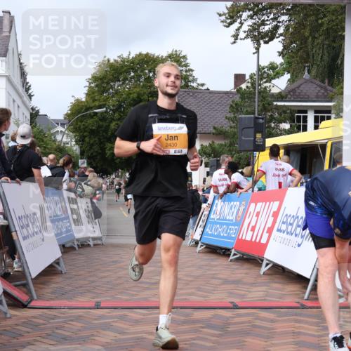 30.08.2026 - Blankeneser Heldenlauf Lena Gebhardt http://msf.ph/oto/10059011 30.08.2026 12:24:41 Ziel 2201, 2211, 2212, 2430, 4079, 4199, 4432 meine-sportfotos.de