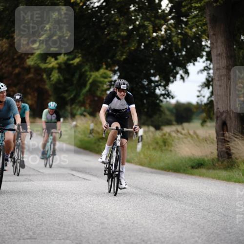 30.08.2026 - Elbe Triathlon Hamburg Michael Burmester http://msf.ph/oto/10059028 30.08.2026 11:27:45 Radfahren 1366, 1457, 1458, 1518, 1652, 1657, 1661, 1692, 1704, 1711 meine-sportfotos.de