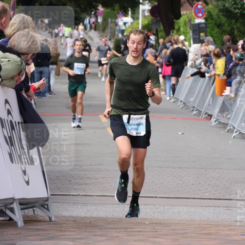 30.08.2026 - Blankeneser Heldenlauf Lena Gebhardt http://msf.ph/oto/10059031 30.08.2026 12:24:47 Ziel 2430, 4084 meine-sportfotos.de