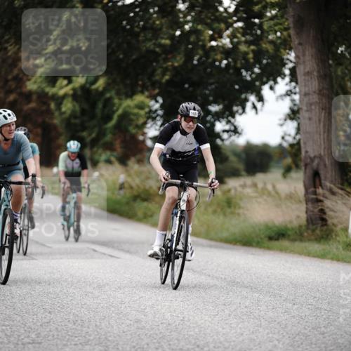 30.08.2026 - Elbe Triathlon Hamburg Michael Burmester http://msf.ph/oto/10059032 30.08.2026 11:27:45 Radfahren 1366, 1457, 1458, 1518, 1652, 1657, 1661, 1692, 1704, 1711 meine-sportfotos.de