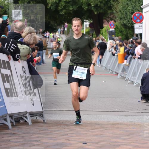 30.08.2026 - Blankeneser Heldenlauf Lena Gebhardt http://msf.ph/oto/10059036 30.08.2026 12:24:48 Ziel 2430, 4084 meine-sportfotos.de