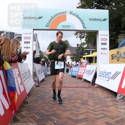 30.08.2026 - Blankeneser Heldenlauf Lena Gebhardt http://msf.ph/oto/10059058 30.08.2026 12:24:53 Ziel 4035, 4084, 4165 meine-sportfotos.de