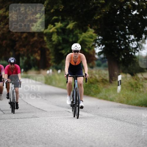 30.08.2026 - Elbe Triathlon Hamburg Michael Burmester http://msf.ph/oto/10059067 30.08.2026 11:27:59 Radfahren 1466, 1606, 1614, 1616, 1693 meine-sportfotos.de