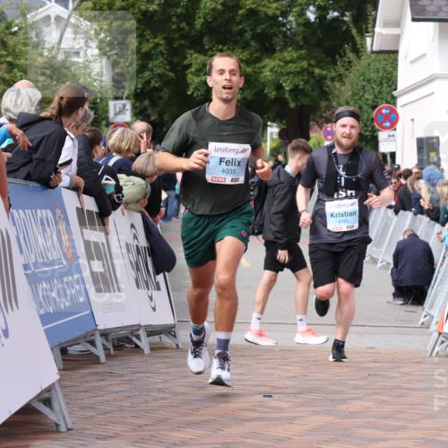 30.08.2026 - Blankeneser Heldenlauf Lena Gebhardt http://msf.ph/oto/10059071 30.08.2026 12:24:55 Ziel 4035, 4084, 4165 meine-sportfotos.de