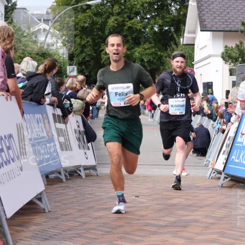 30.08.2026 - Blankeneser Heldenlauf Lena Gebhardt http://msf.ph/oto/10059079 30.08.2026 12:24:55 Ziel 4035, 4084, 4165 meine-sportfotos.de