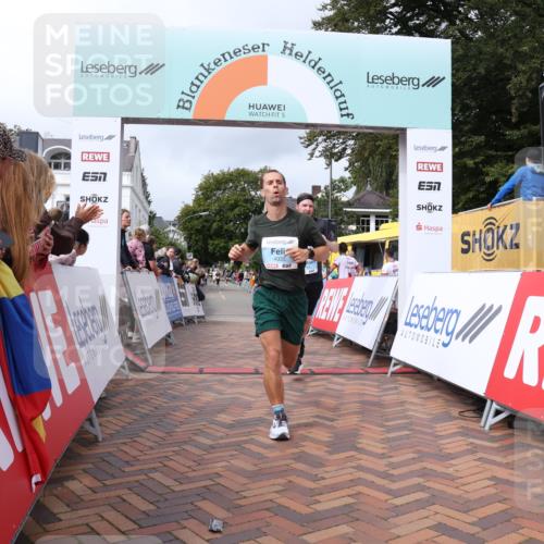 30.08.2026 - Blankeneser Heldenlauf Lena Gebhardt http://msf.ph/oto/10059086 30.08.2026 12:24:57 Ziel 4035, 4084, 4165 meine-sportfotos.de