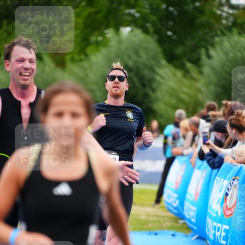 30.08.2026 - Elbe Triathlon Hamburg LAZAROV Photography http://msf.ph/oto/10059089 30.08.2026 11:34:21 Ziel 570, 848, 1149, 1153, 1199 meine-sportfotos.de