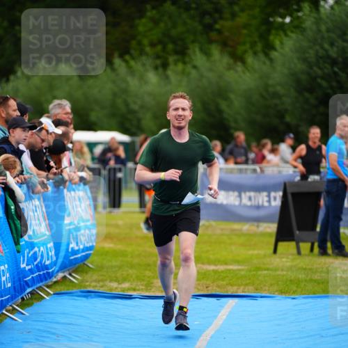 30.08.2026 - Elbe Triathlon Hamburg LAZAROV Photography http://msf.ph/oto/10059134 30.08.2026 11:34:39 Ziel 1141 meine-sportfotos.de