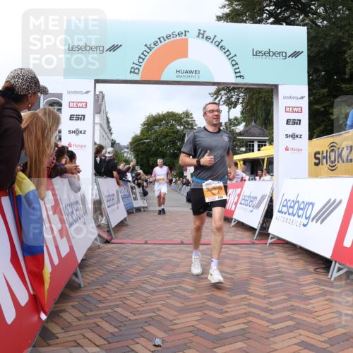 30.08.2026 - Blankeneser Heldenlauf Lena Gebhardt http://msf.ph/oto/10059188 30.08.2026 12:25:17 Ziel 2596, 2800, 2855, 4154 meine-sportfotos.de