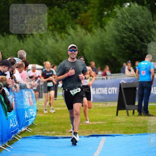 30.08.2026 - Elbe Triathlon Hamburg LAZAROV Photography http://msf.ph/oto/10059193 30.08.2026 11:34:58 Ziel 578, 903, 1230, 1441 meine-sportfotos.de