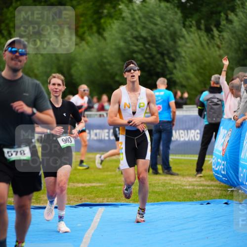 30.08.2026 - Elbe Triathlon Hamburg LAZAROV Photography http://msf.ph/oto/10059209 30.08.2026 11:35:00 Ziel 578, 903, 1213, 1230, 1441 meine-sportfotos.de