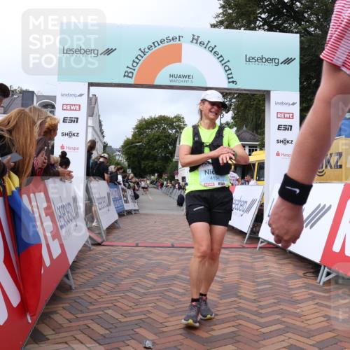 30.08.2026 - Blankeneser Heldenlauf Lena Gebhardt http://msf.ph/oto/10059227 30.08.2026 12:25:23 Ziel 2596, 2855, 4154 meine-sportfotos.de