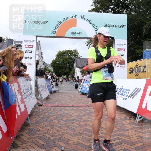 30.08.2026 - Blankeneser Heldenlauf Lena Gebhardt http://msf.ph/oto/10059234 30.08.2026 12:25:23 Ziel 2596, 2855, 4154 meine-sportfotos.de