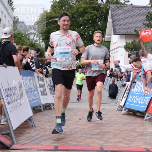 30.08.2026 - Blankeneser Heldenlauf Lena Gebhardt http://msf.ph/oto/10059260 30.08.2026 12:25:33 Ziel 4332, 4333 meine-sportfotos.de