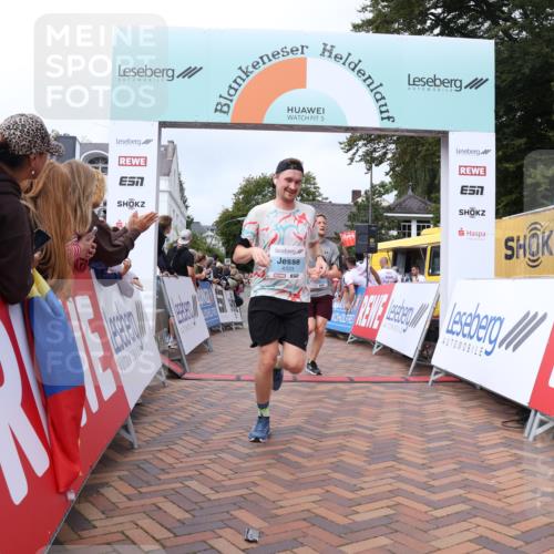 30.08.2026 - Blankeneser Heldenlauf Lena Gebhardt http://msf.ph/oto/10059267 30.08.2026 12:25:34 Ziel 4332, 4333 meine-sportfotos.de