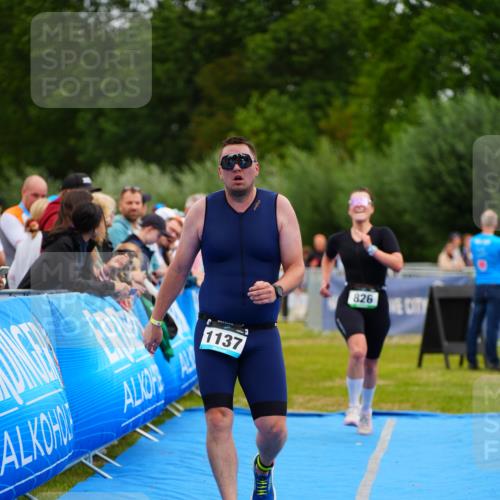 30.08.2026 - Elbe Triathlon Hamburg LAZAROV Photography http://msf.ph/oto/10059275 30.08.2026 11:35:17 Ziel 780, 826, 1137, 1318 meine-sportfotos.de
