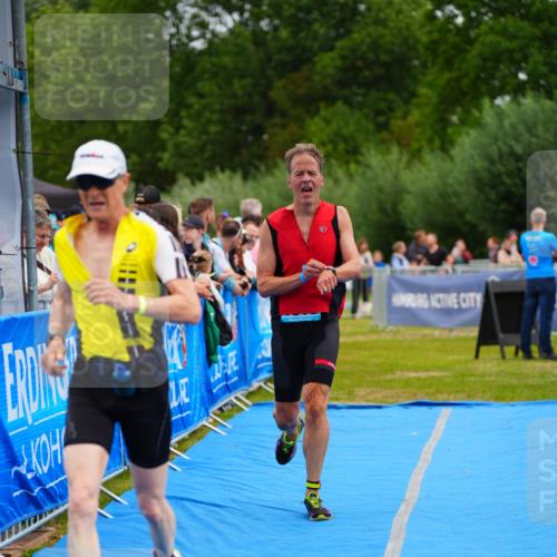 30.08.2026 - Elbe Triathlon Hamburg LAZAROV Photography http://msf.ph/oto/10059307 30.08.2026 11:35:24 Ziel 780, 831, 1318 meine-sportfotos.de