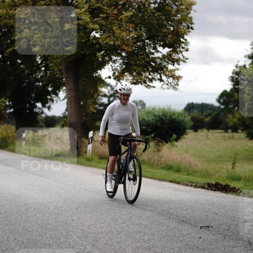 30.08.2026 - Elbe Triathlon Hamburg Michael Burmester http://msf.ph/oto/10059340 30.08.2026 11:30:18 Radfahren 1427, 1467, 1592 meine-sportfotos.de