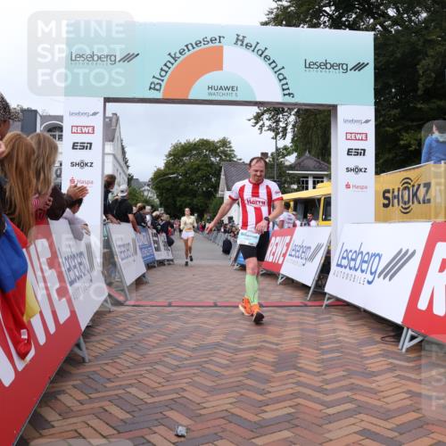 30.08.2026 - Blankeneser Heldenlauf Lena Gebhardt http://msf.ph/oto/10059347 30.08.2026 12:25:46 Ziel 2859, 4338, 4361 meine-sportfotos.de
