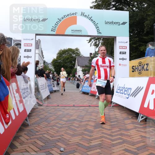 30.08.2026 - Blankeneser Heldenlauf Lena Gebhardt http://msf.ph/oto/10059352 30.08.2026 12:25:47 Ziel 2859, 4338, 4361 meine-sportfotos.de