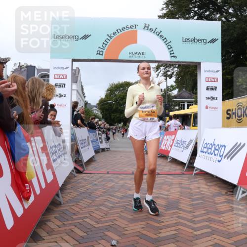 30.08.2026 - Blankeneser Heldenlauf Lena Gebhardt http://msf.ph/oto/10059379 30.08.2026 12:25:51 Ziel 2859, 4361 meine-sportfotos.de