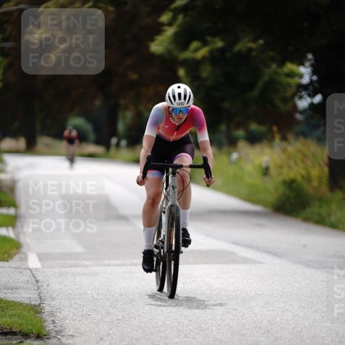 30.08.2026 - Elbe Triathlon Hamburg Michael Burmester http://msf.ph/oto/10059391 30.08.2026 11:30:49 Radfahren 1492, 1577 meine-sportfotos.de