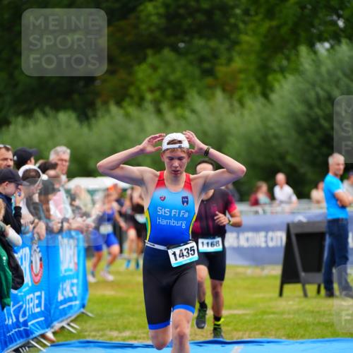 30.08.2026 - Elbe Triathlon Hamburg LAZAROV Photography http://msf.ph/oto/10059404 30.08.2026 11:35:53 Ziel 1168, 1435, 1439 meine-sportfotos.de