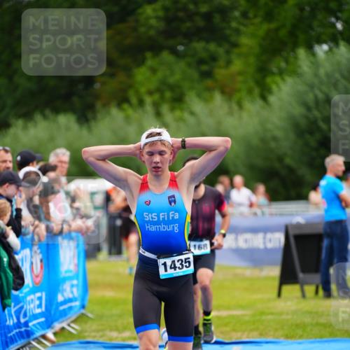 30.08.2026 - Elbe Triathlon Hamburg LAZAROV Photography http://msf.ph/oto/10059410 30.08.2026 11:35:53 Ziel 1168, 1435, 1439 meine-sportfotos.de