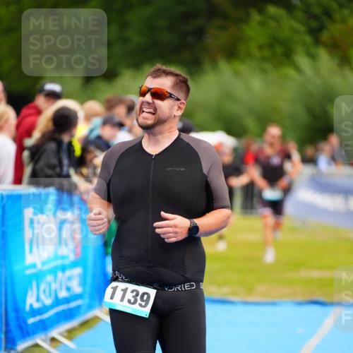 30.08.2026 - Elbe Triathlon Hamburg LAZAROV Photography http://msf.ph/oto/10059466 30.08.2026 11:36:08 Ziel 929, 1139, 1305 meine-sportfotos.de