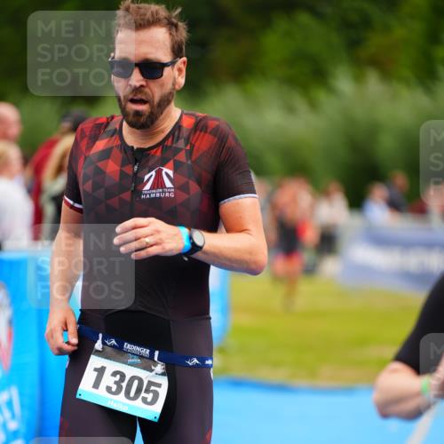 30.08.2026 - Elbe Triathlon Hamburg LAZAROV Photography http://msf.ph/oto/10059484 30.08.2026 11:36:14 Ziel 929, 1305, 1447 meine-sportfotos.de