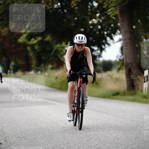 30.08.2026 - Elbe Triathlon Hamburg Michael Burmester http://msf.ph/oto/10059508 30.08.2026 11:31:42 Radfahren 1351, 1429, 1594 meine-sportfotos.de