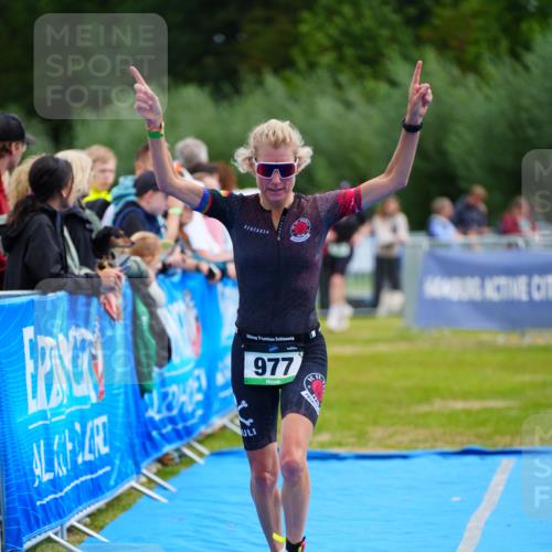 30.08.2026 - Elbe Triathlon Hamburg LAZAROV Photography http://msf.ph/oto/10059530 30.08.2026 11:36:32 Ziel 568, 882, 977 meine-sportfotos.de
