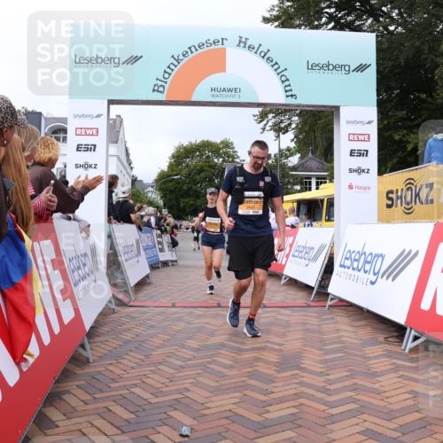 30.08.2026 - Blankeneser Heldenlauf Lena Gebhardt http://msf.ph/oto/10059565 30.08.2026 12:26:23 Ziel 2600, 2602, 2642, 2690, 4464, 4478, 4479 meine-sportfotos.de
