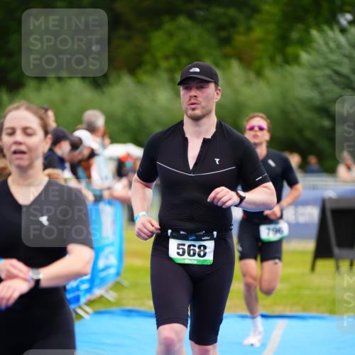 30.08.2026 - Elbe Triathlon Hamburg LAZAROV Photography http://msf.ph/oto/10059575 30.08.2026 11:36:41 Ziel 568, 796, 882 meine-sportfotos.de