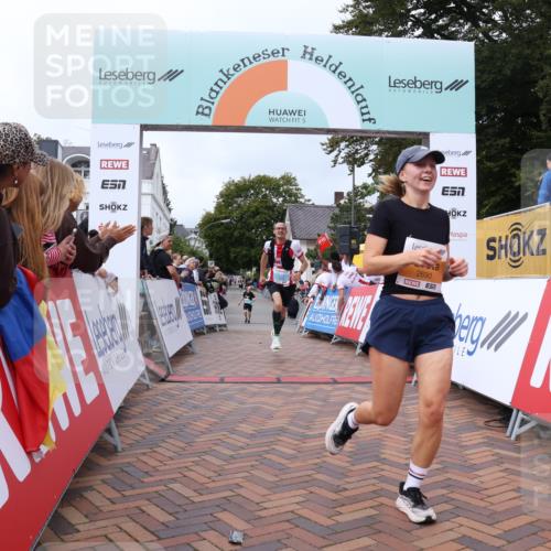 30.08.2026 - Blankeneser Heldenlauf Lena Gebhardt http://msf.ph/oto/10059594 30.08.2026 12:26:25 Ziel 2600, 2602, 2690, 4464, 4478, 4479 meine-sportfotos.de