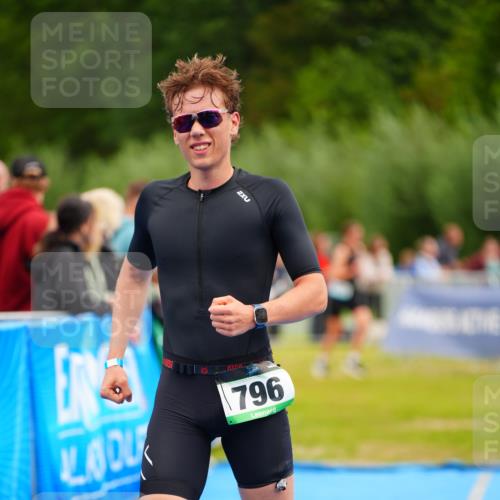 30.08.2026 - Elbe Triathlon Hamburg LAZAROV Photography http://msf.ph/oto/10059595 30.08.2026 11:36:43 Ziel 568, 796, 882 meine-sportfotos.de
