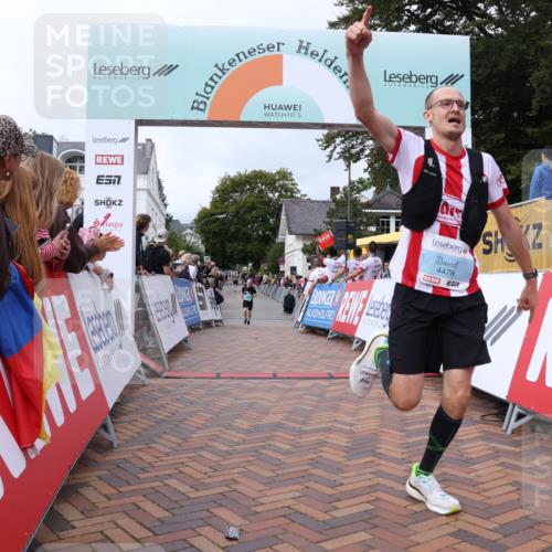 30.08.2026 - Blankeneser Heldenlauf Lena Gebhardt http://msf.ph/oto/10059622 30.08.2026 12:26:27 Ziel 2600, 2690, 4464, 4478, 4479 meine-sportfotos.de