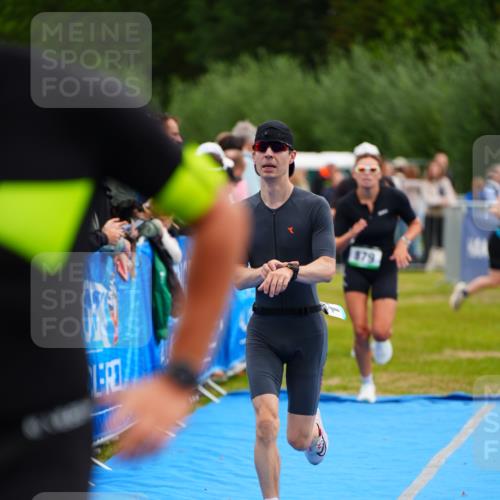 30.08.2026 - Elbe Triathlon Hamburg LAZAROV Photography http://msf.ph/oto/10059645 30.08.2026 11:37:00 Ziel 879, 1011, 1050, 1132, 1246, 1307 meine-sportfotos.de