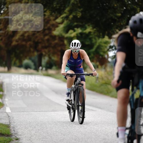 30.08.2026 - Elbe Triathlon Hamburg Michael Burmester http://msf.ph/oto/10059648 30.08.2026 11:33:10 Radfahren 1402, 1583, 1591 meine-sportfotos.de