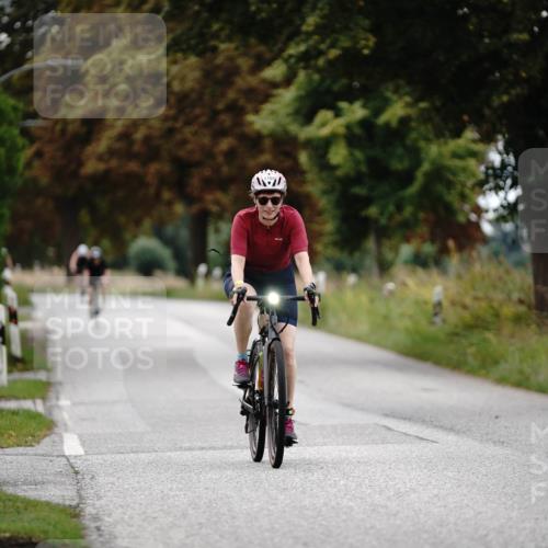 30.08.2026 - Elbe Triathlon Hamburg Michael Burmester http://msf.ph/oto/10059684 30.08.2026 11:33:54 Radfahren 1501, 1703, 1709 meine-sportfotos.de