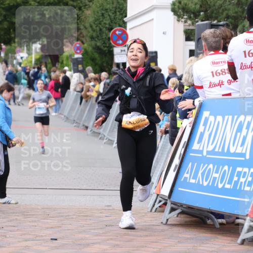 30.08.2026 - Blankeneser Heldenlauf Lena Gebhardt http://msf.ph/oto/10059705 30.08.2026 12:26:44 Ziel 2276, 4140 meine-sportfotos.de