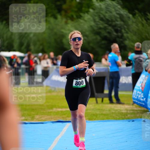 30.08.2026 - Elbe Triathlon Hamburg LAZAROV Photography http://msf.ph/oto/10059745 30.08.2026 11:37:23 Ziel 800, 1341 meine-sportfotos.de